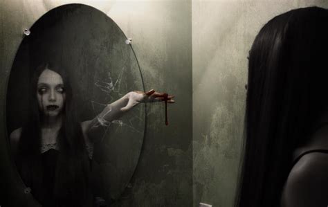 Witching mirror deridder